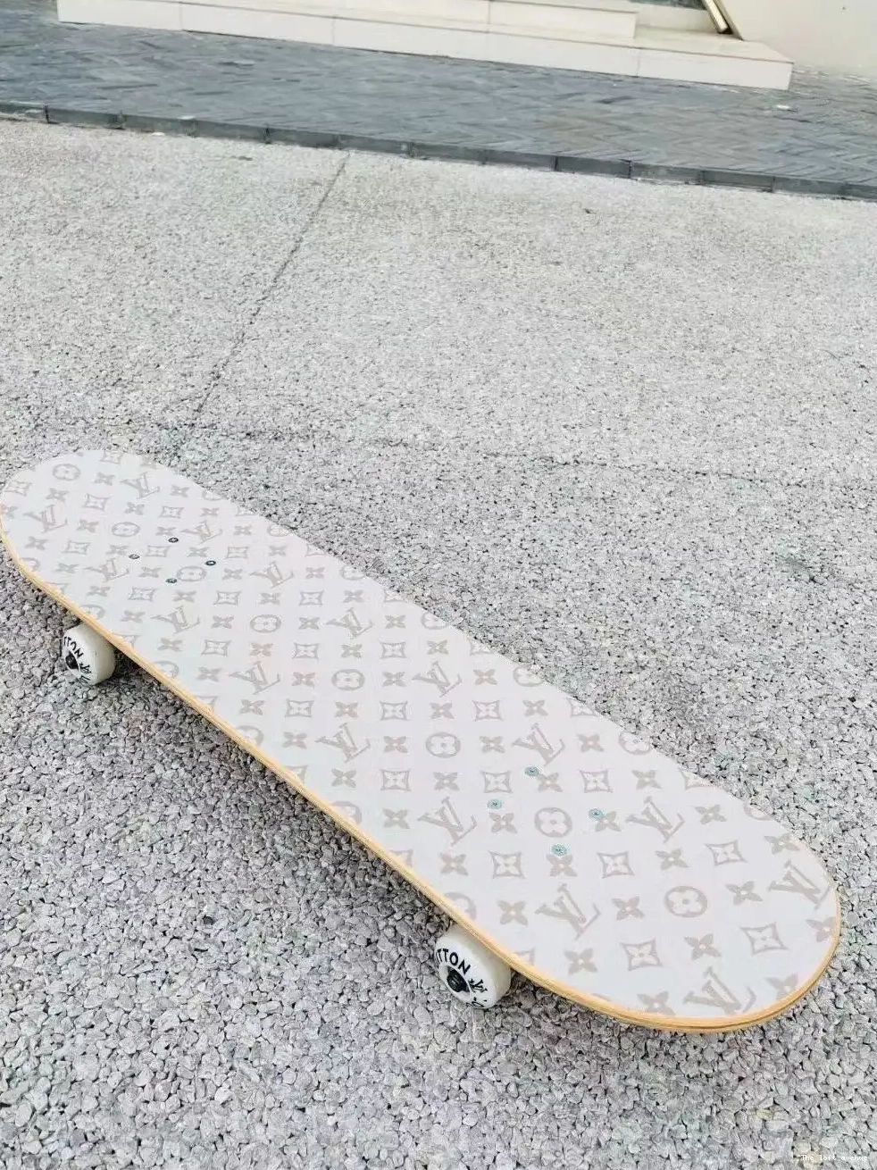 SKATEBOARD CUSTOM LV 0501